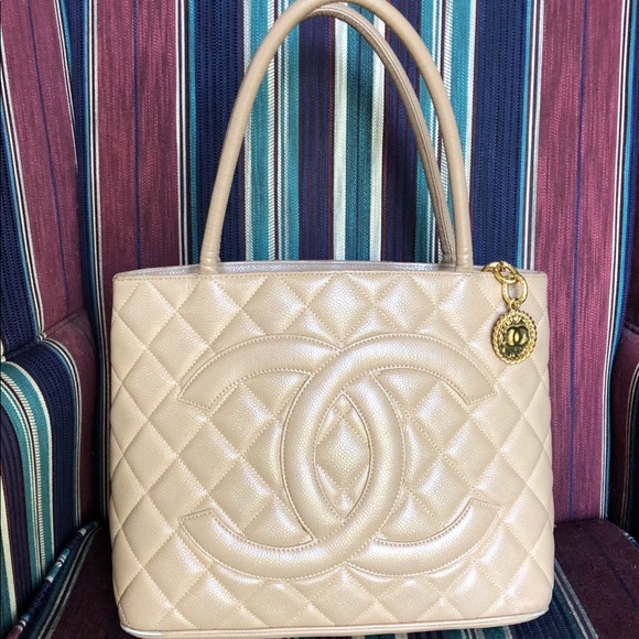 CHANEL Handbags - Authentic Chanel caviar tote